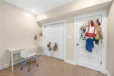 2976 Greenleaf Road Akron OH 44312
