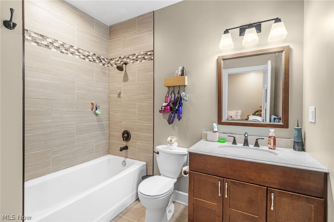 2976 Greenleaf Road Akron OH 44312