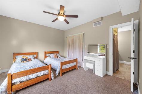2976 Greenleaf Road Akron OH 44312