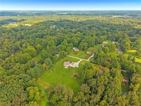2976 Greenleaf Road Akron OH 44312