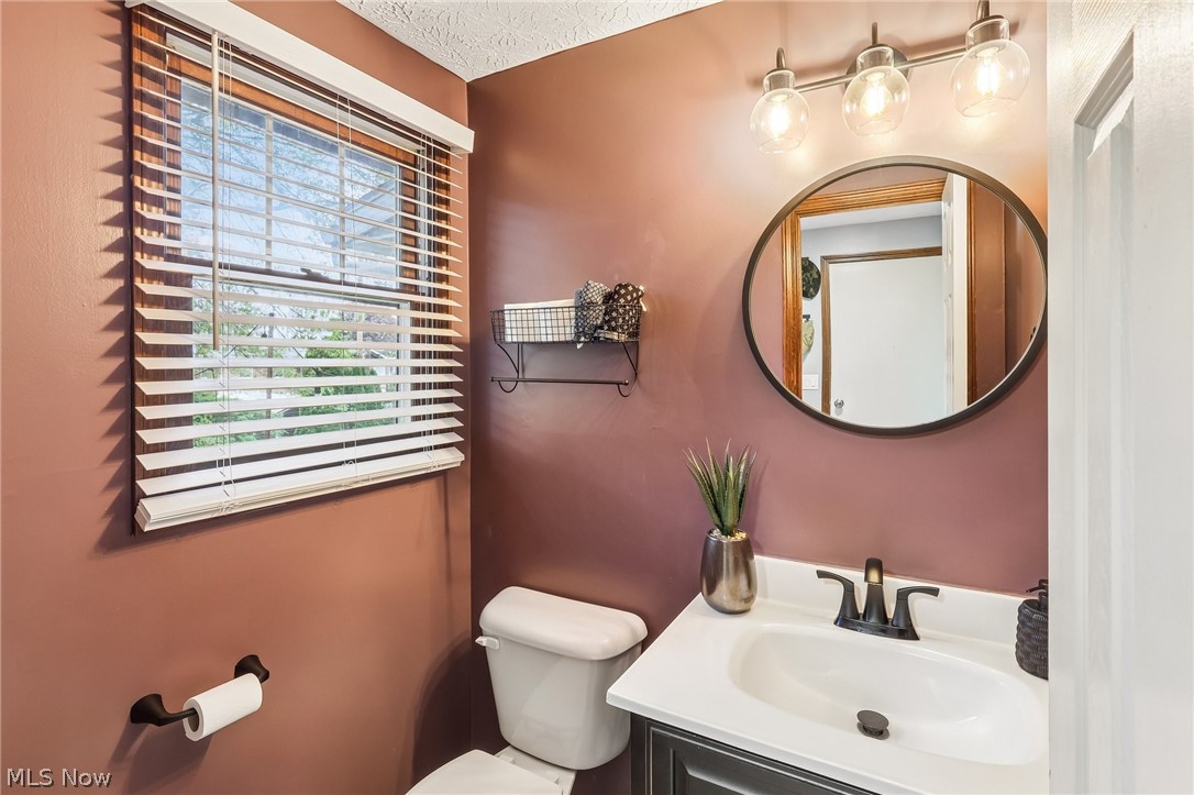4503 Northview Avenue NW Canton OH 44709