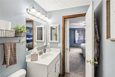 4503 Northview Avenue NW Canton OH 44709