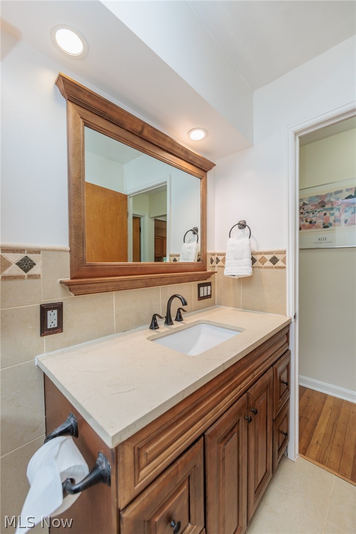 4549 Golfway Road South Euclid OH 44121