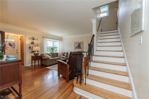 4549 Golfway Road South Euclid OH 44121