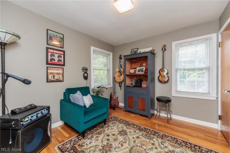 4549 Golfway Road South Euclid OH 44121