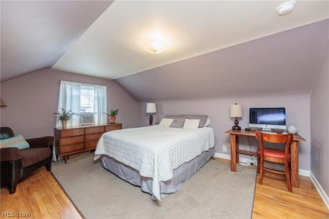 4549 Golfway Road South Euclid OH 44121