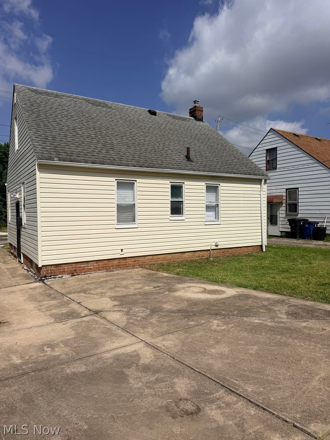 4387 E 175th Street Cleveland OH 44128