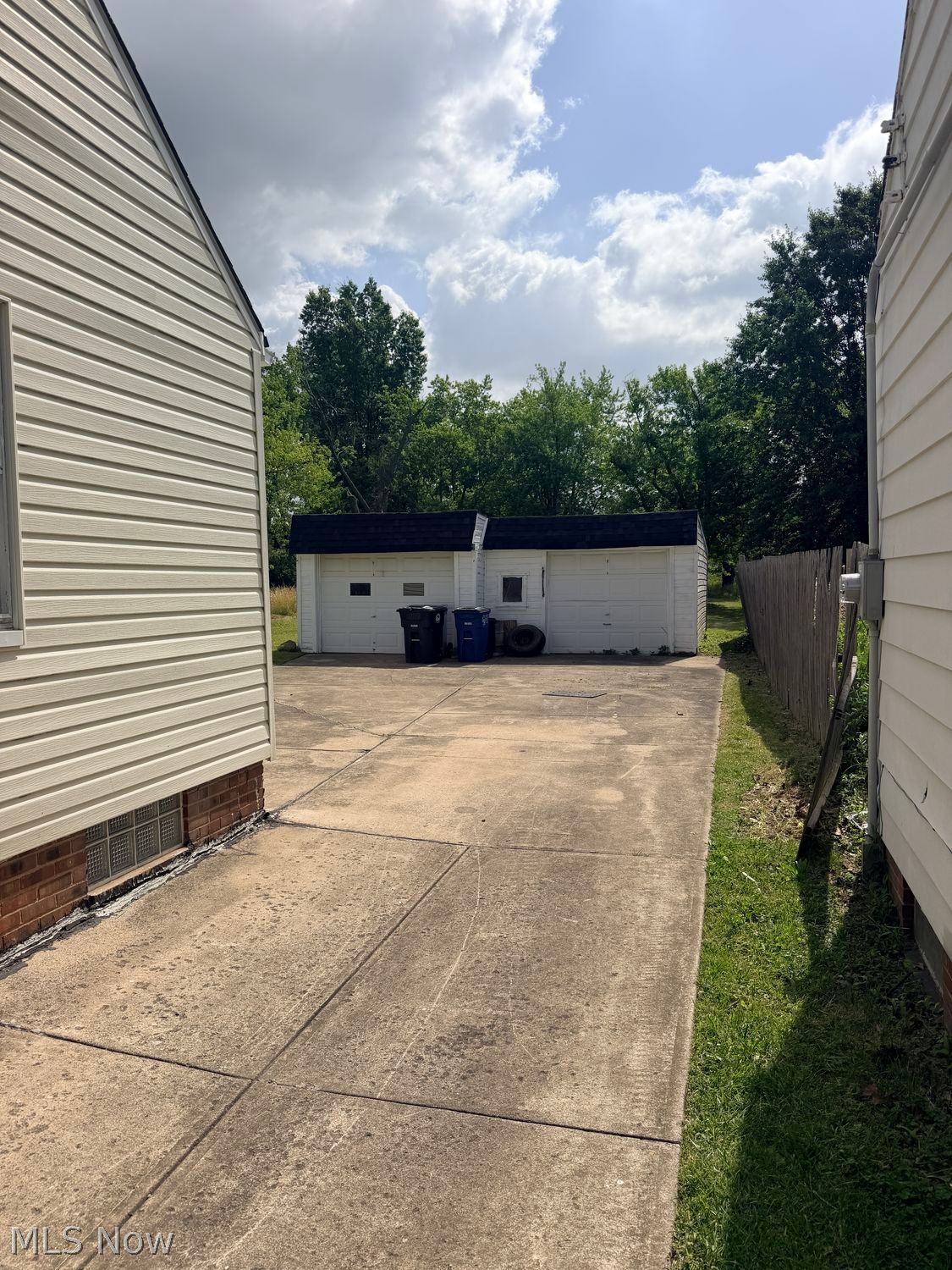 4387 E 175th Street Cleveland OH 44128