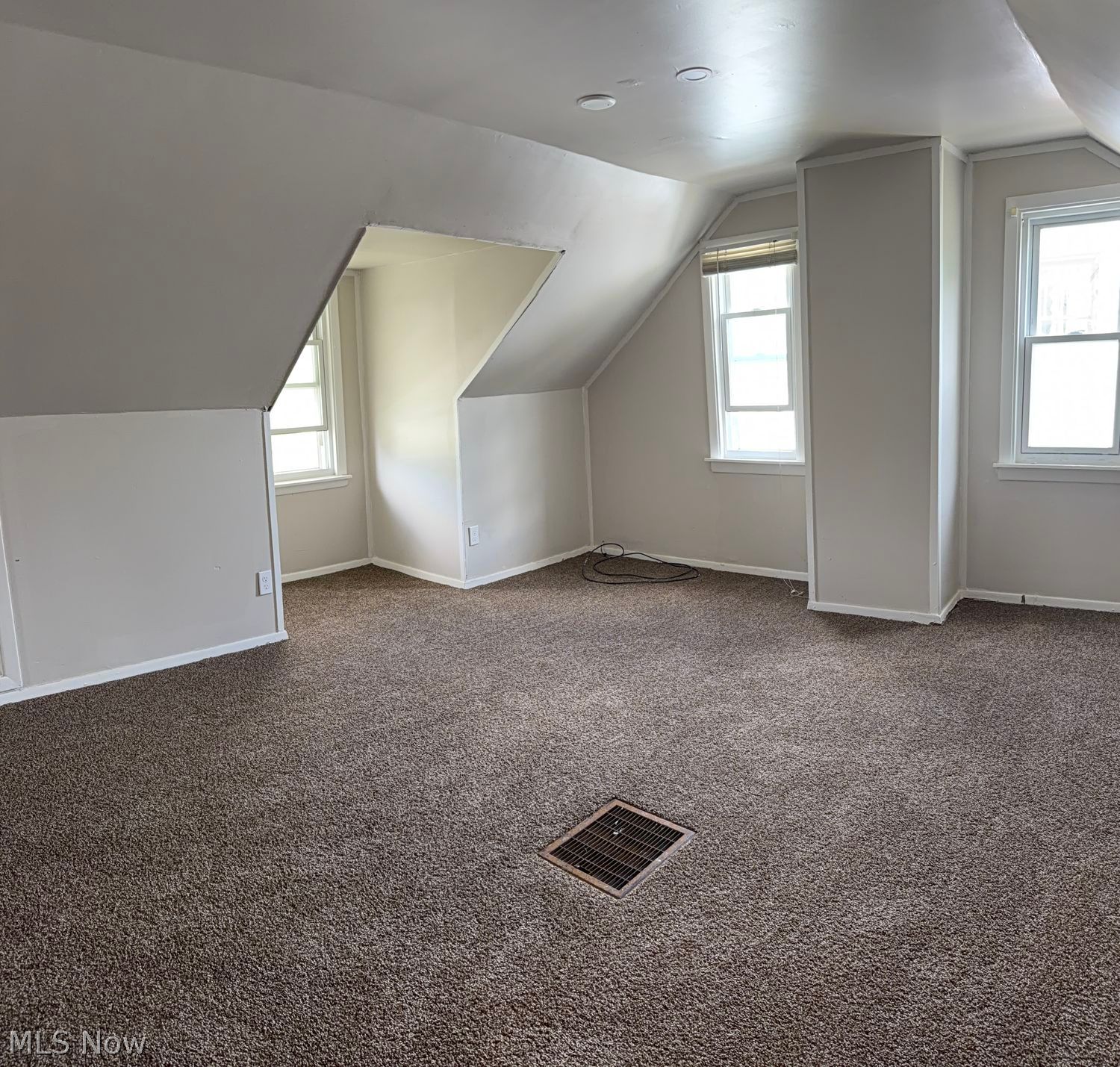 4387 E 175th Street Cleveland OH 44128