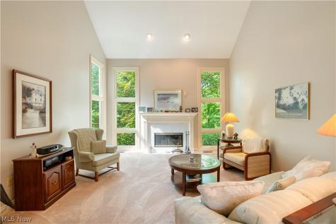 615 Highwood Drive Cuyahoga Falls OH 44223