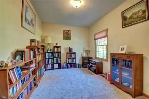 2390 Auberry Drive Akron OH 44312