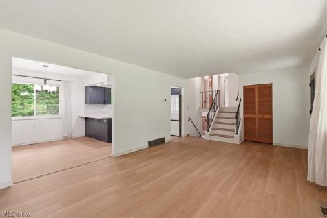 6315 Redbird Terrace New Franklin OH 44216