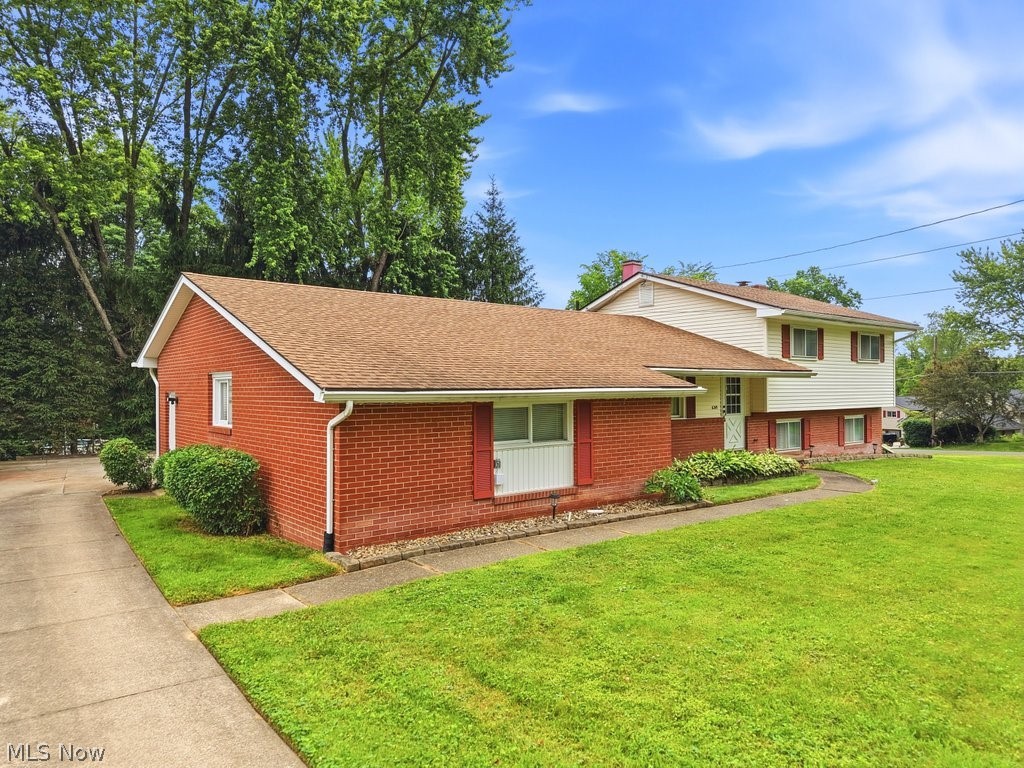 6315 Redbird Terrace New Franklin OH 44216