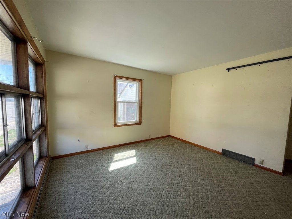 234 N Bridge Street Newcomerstown OH 43832