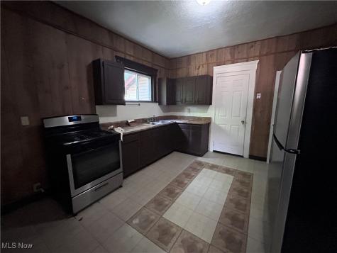 829 Yale Street Akron OH 44311