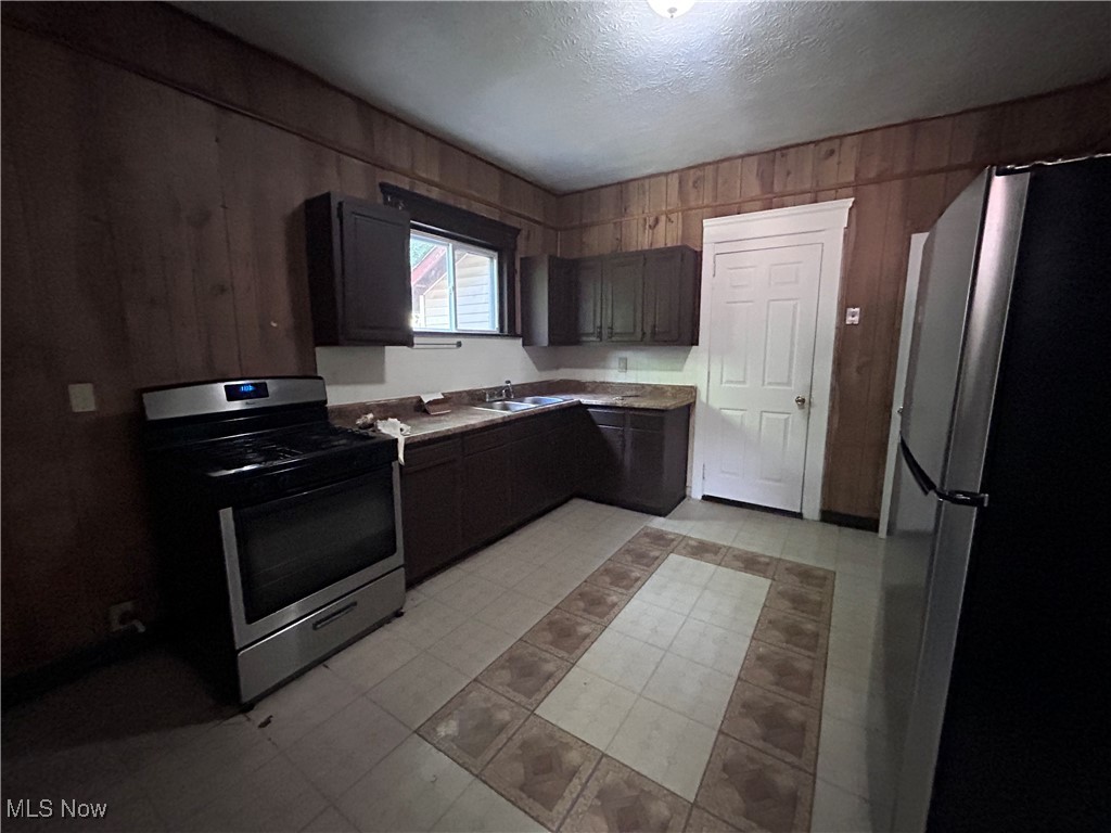 829 Yale Street Akron OH 44311