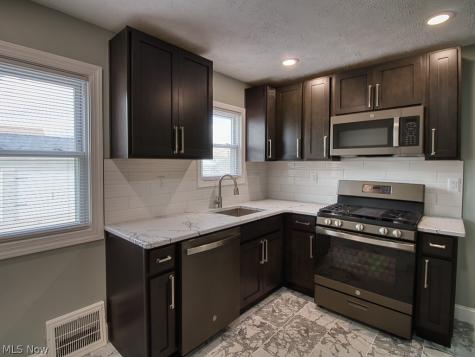 5706 Virginia Avenue Parma OH 44129