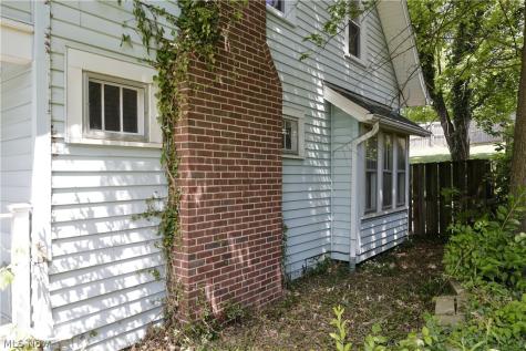 109 Fairview Avenue Millersburg OH 44654