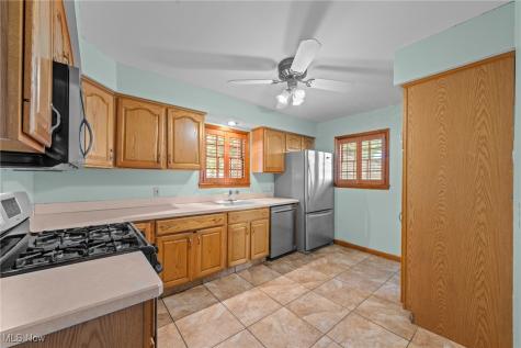 14344 Fayette Boulevard Brook Park OH 44142