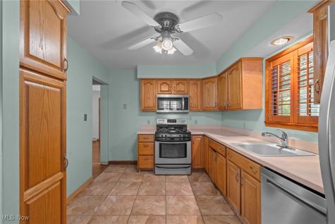 14344 Fayette Boulevard Brook Park OH 44142