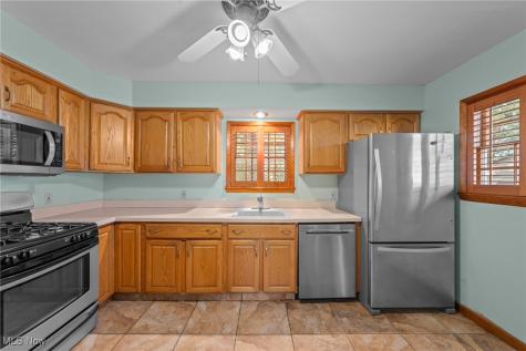 14344 Fayette Boulevard Brook Park OH 44142