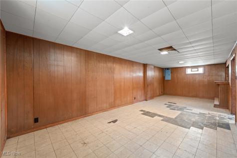 14344 Fayette Boulevard Brook Park OH 44142