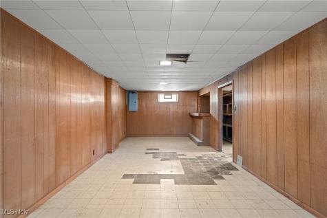 14344 Fayette Boulevard Brook Park OH 44142