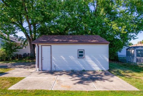 14344 Fayette Boulevard Brook Park OH 44142
