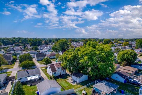 14344 Fayette Boulevard Brook Park OH 44142