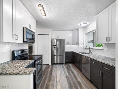 8590 Fairlane Drive Olmsted Falls OH 44138