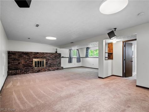 8590 Fairlane Drive Olmsted Falls OH 44138