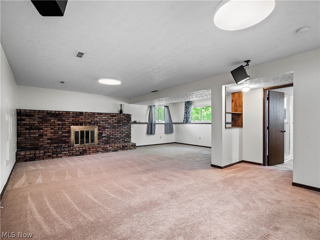 8590 Fairlane Drive Olmsted Falls OH 44138