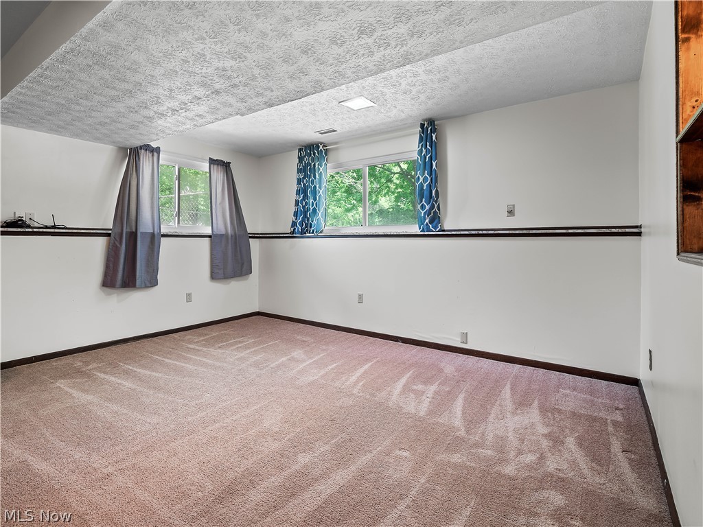 8590 Fairlane Drive Olmsted Falls OH 44138
