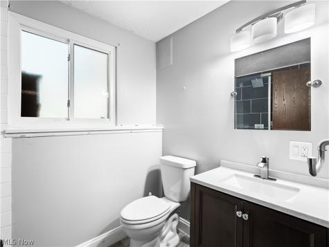 8590 Fairlane Drive Olmsted Falls OH 44138