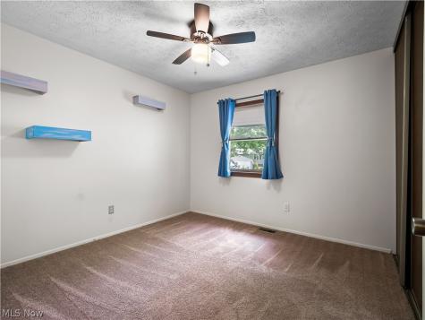 8590 Fairlane Drive Olmsted Falls OH 44138