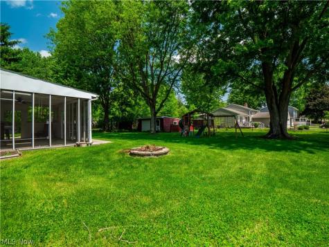 8590 Fairlane Drive Olmsted Falls OH 44138