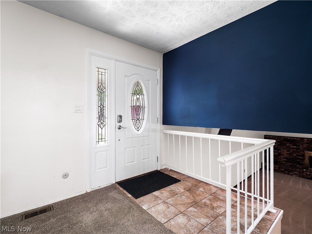 8590 Fairlane Drive Olmsted Falls OH 44138