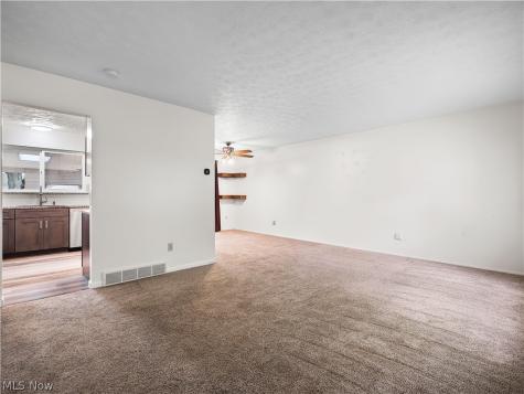 8590 Fairlane Drive Olmsted Falls OH 44138
