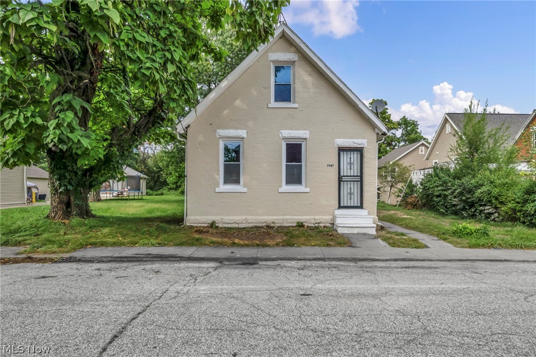 7041 Roy Avenue Cleveland OH 44104