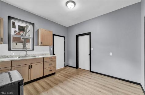 7041 Roy Avenue Cleveland OH 44104