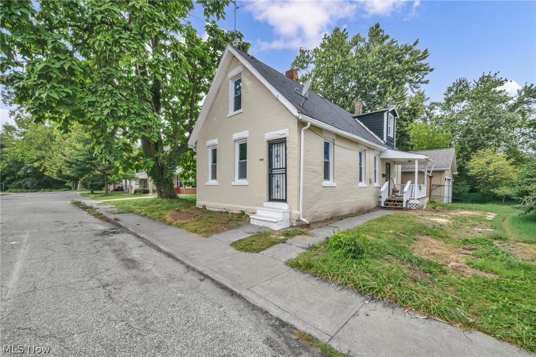 7041 Roy Avenue Cleveland OH 44104
