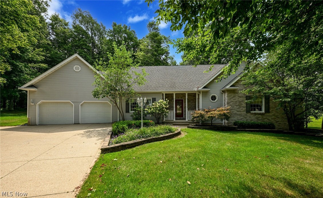 Seville OH, 35 W Maple Drive