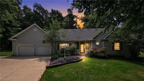 35 W Maple Drive Seville OH 44273