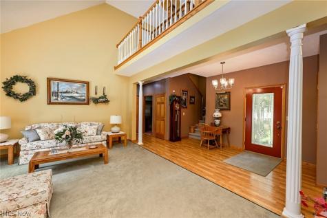 35 W Maple Drive Seville OH 44273