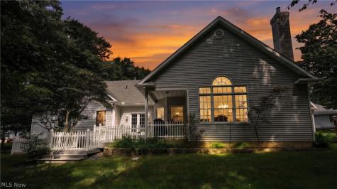 35 W Maple Drive Seville OH 44273