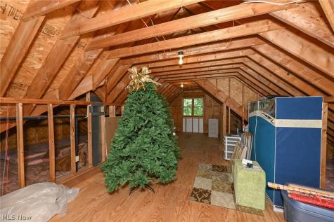 35 W Maple Drive Seville OH 44273