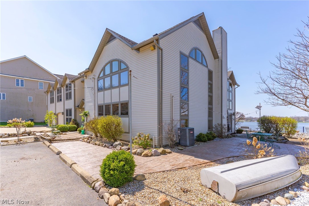 2154 River Road NE Lake Milton OH 44429