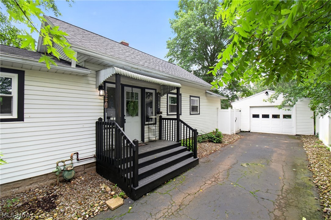 4185 Beckel Avenue NE Sandyville OH 44643