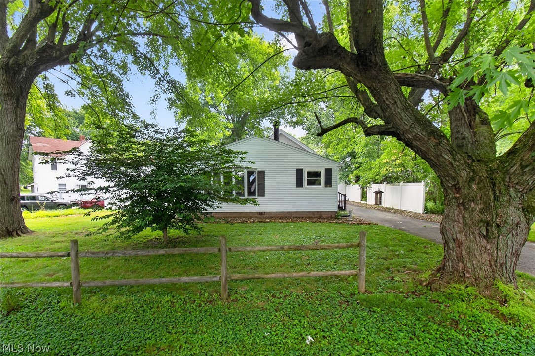 4185 Beckel Avenue NE Sandyville OH 44643