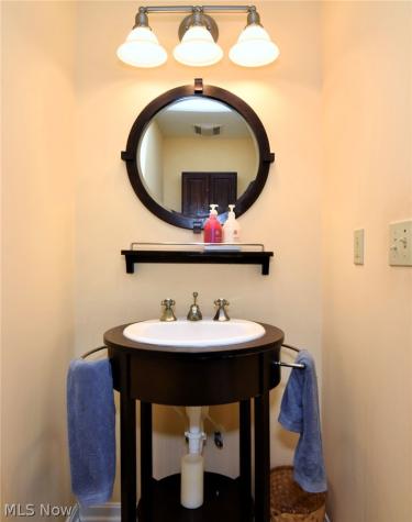 2822 Lakeland Parkway Silver Lake OH 44224